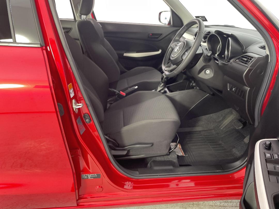 Photo '16' of Suzuki Swift