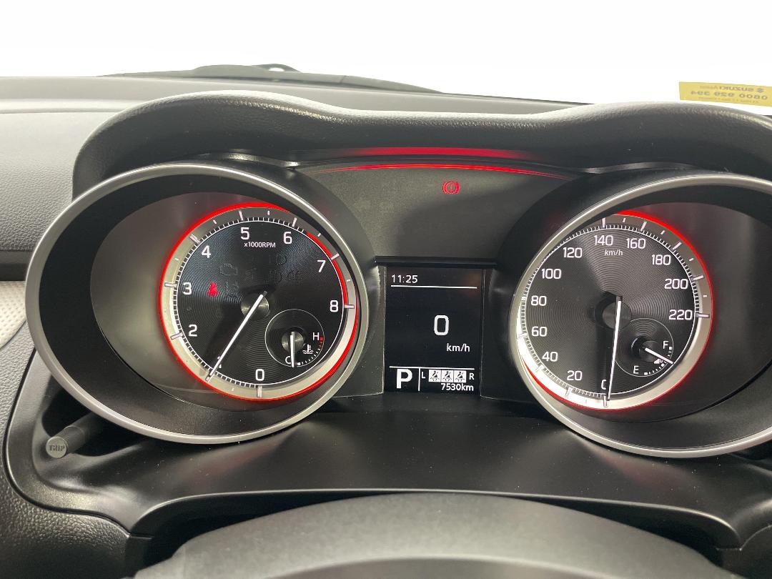 Photo '21' of Suzuki Swift