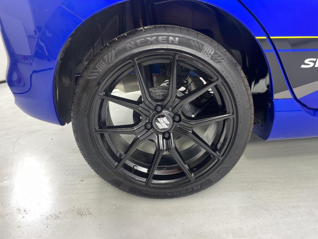 Photo '12' of Suzuki Swift Photo '12' of Suzuki Swift