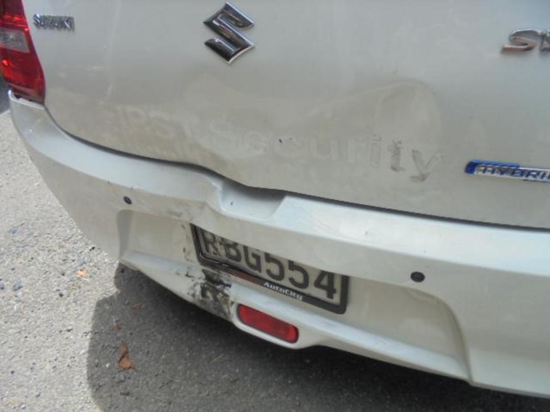 Photo '4' of Suzuki Swift GLX Hybrid