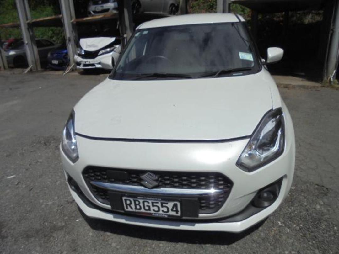 Photo '8' of Suzuki Swift GLX Hybrid