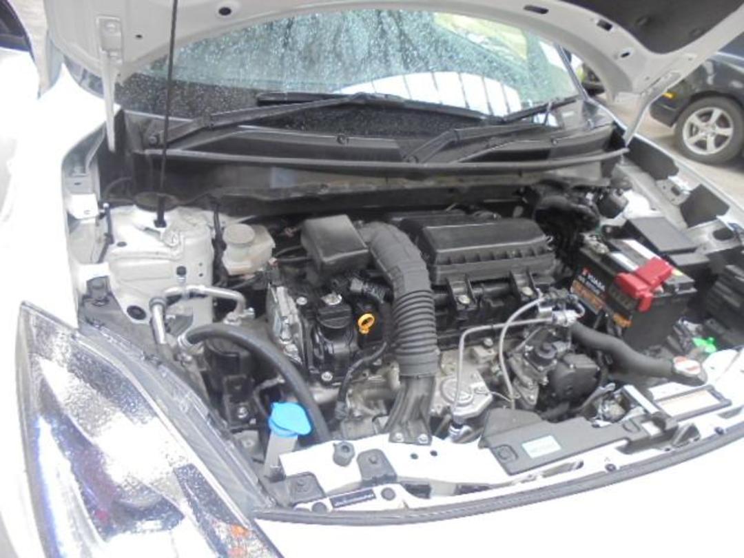 Photo '12' of Suzuki Swift GLX Hybrid