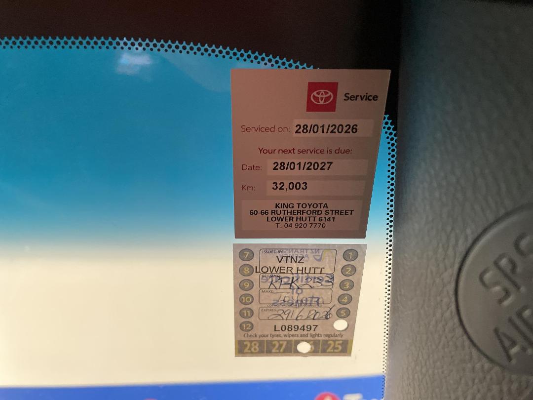 Photo '32' of Toyota Camry Photo '32' of Toyota Camry