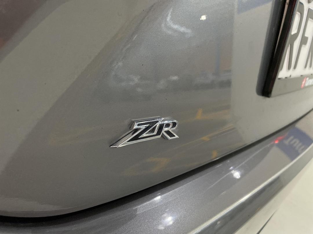 Photo '35' of Toyota Camry Photo '35' of Toyota Camry