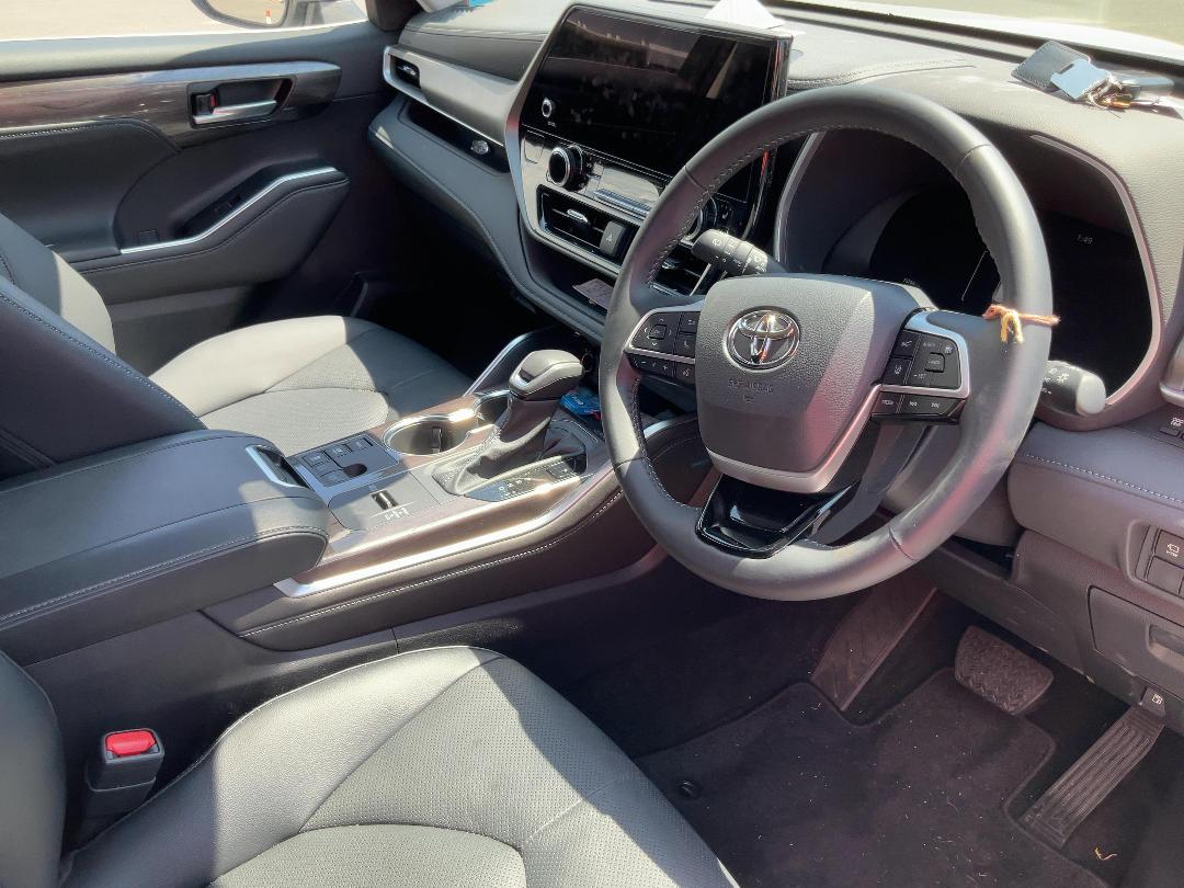 Photo '12' of Toyota Highlander Limited ZR