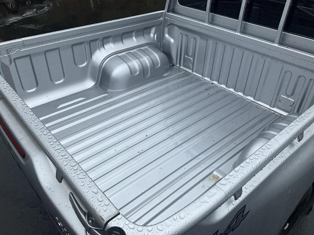 Photo '16' of Toyota Hilux SR TD DC Photo '16' of Toyota Hilux SR TD DC