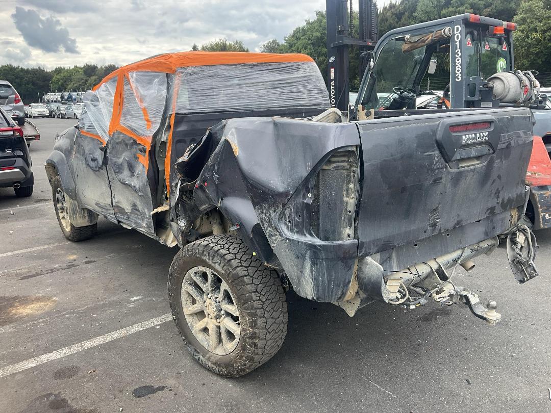 Photo '3' of Toyota Hilux SR5 CRUISER TD DC 2.