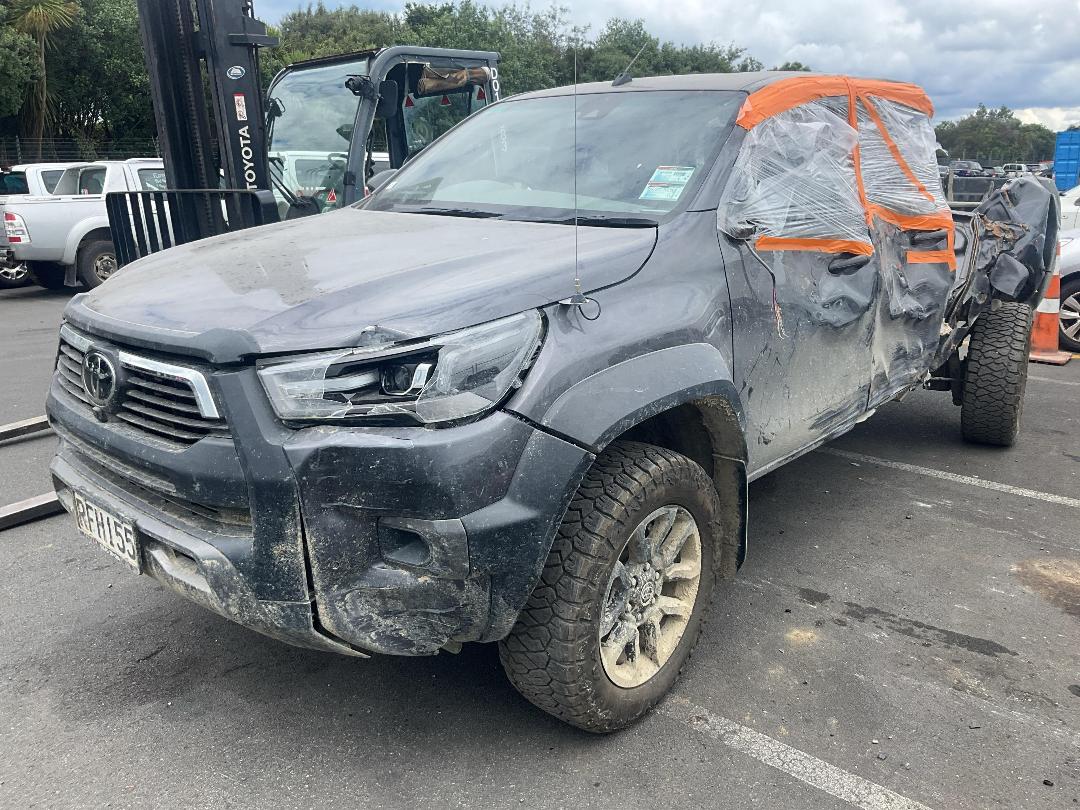 Photo '2' of Toyota Hilux SR5 CRUISER TD DC 2.