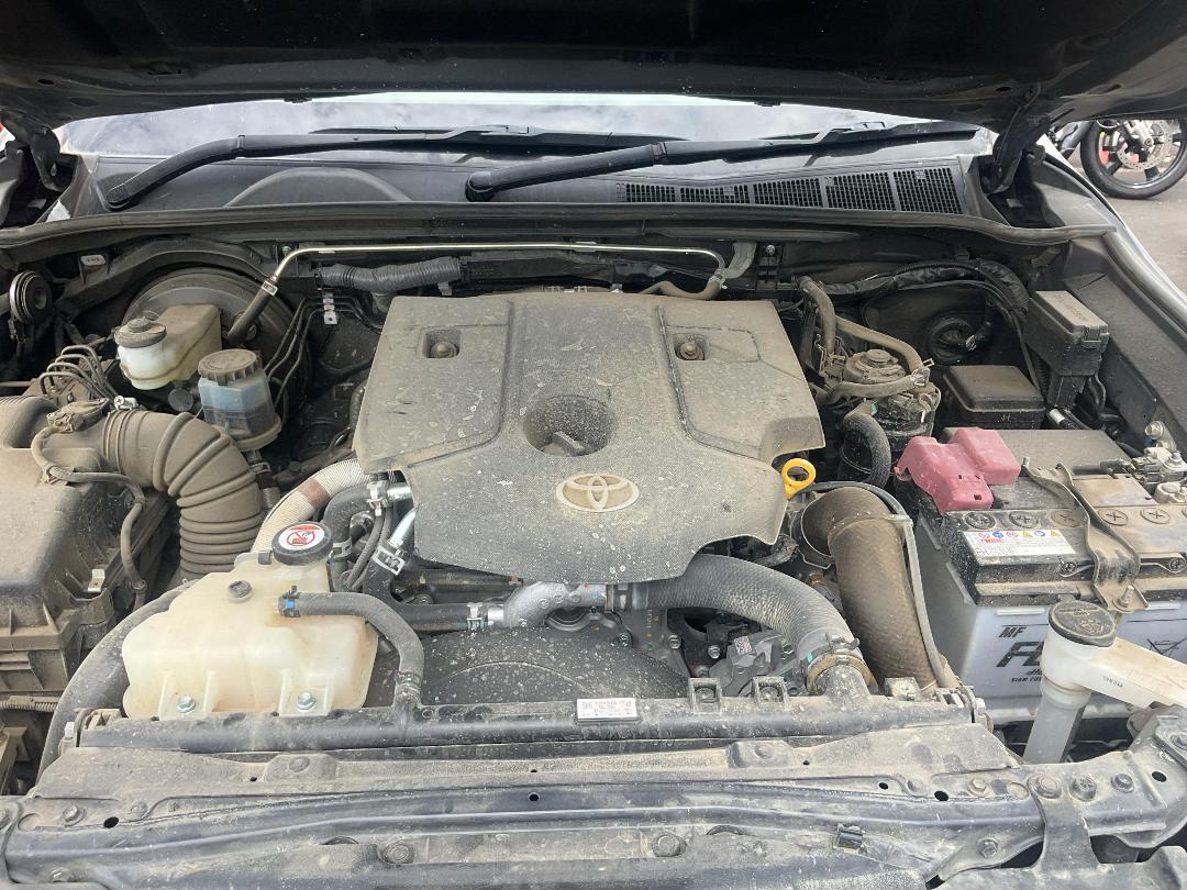 Photo '8' of Toyota Hilux SR5 CRUISER TD DC 2.