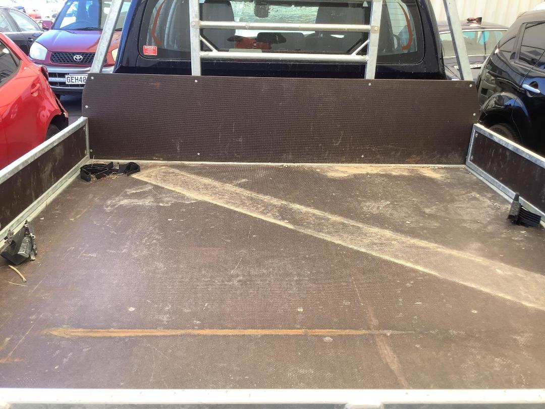 Photo '9' of Toyota Hilux SR TD DC/CC