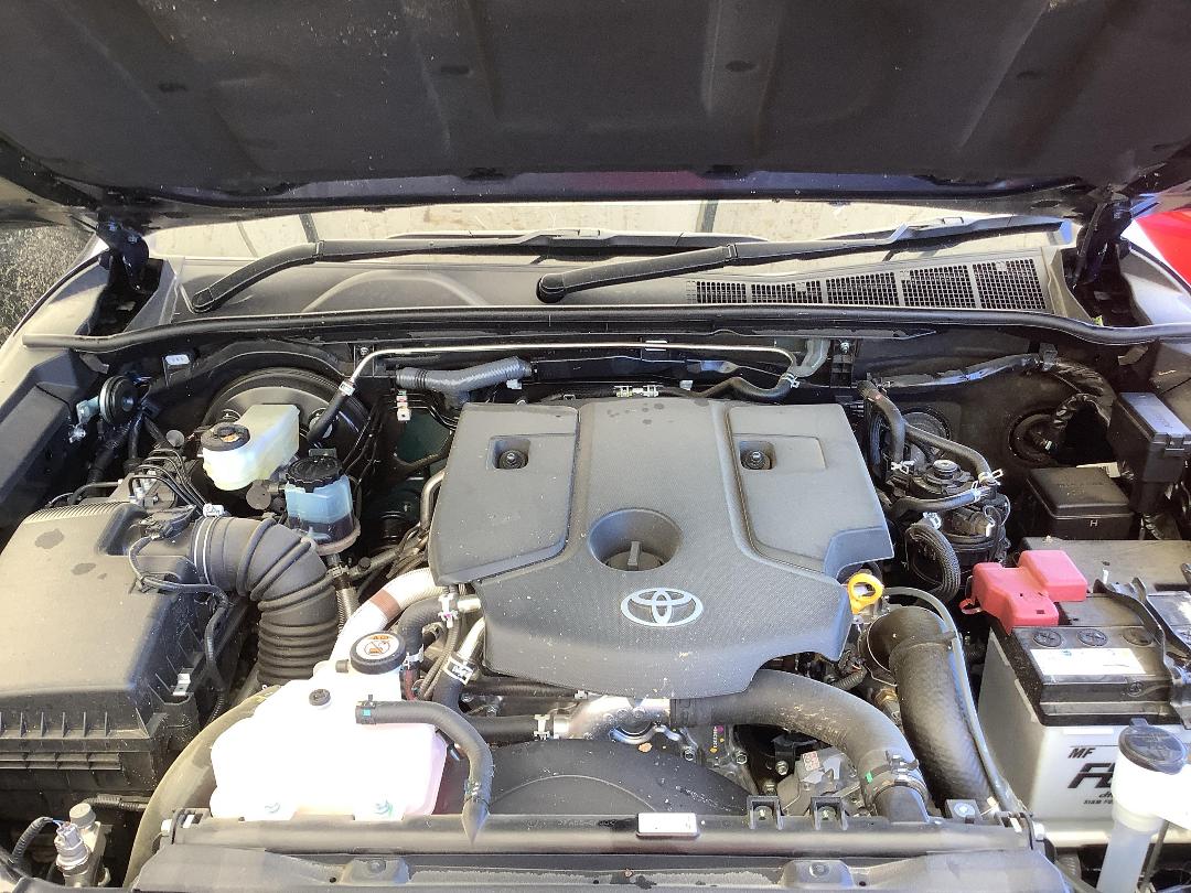 Photo '12' of Toyota Hilux SR TD DC/CC