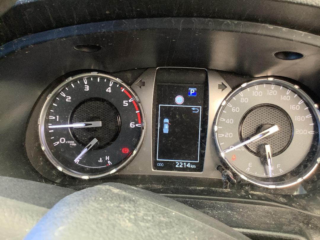 Photo '16' of Toyota Hilux SR TD DC/CC