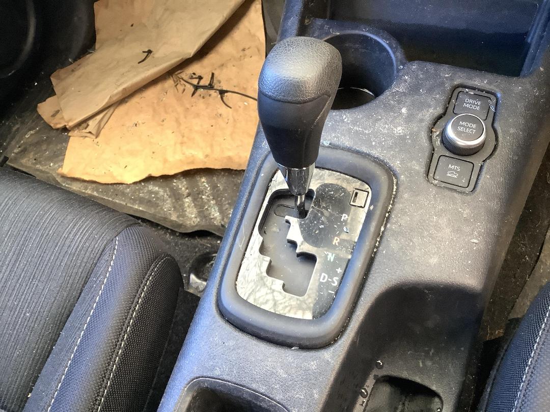 Photo '17' of Toyota Hilux SR TD DC/CC