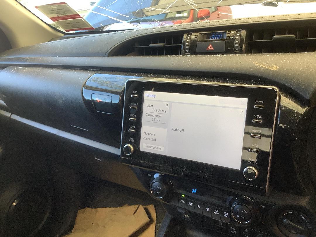 Photo '19' of Toyota Hilux SR TD DC/CC