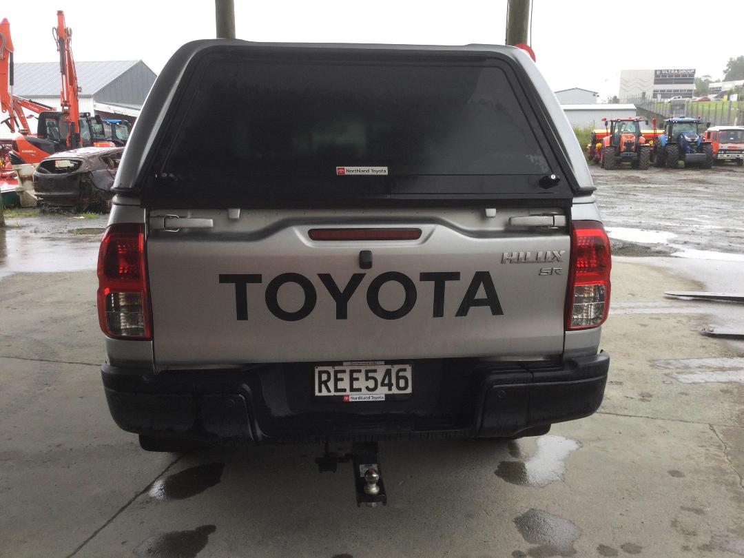 Photo '6' of Toyota Hilux SR TD DC Photo '6' of Toyota Hilux SR TD DC