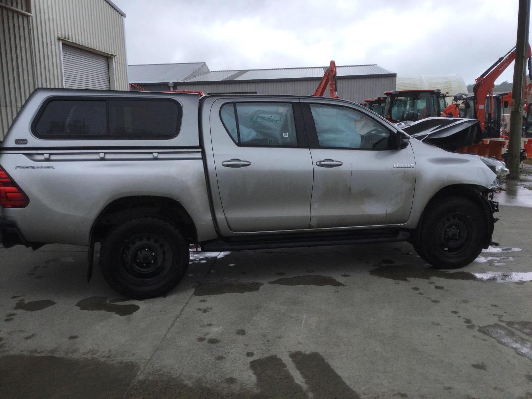 Photo '8' of Toyota Hilux SR TD DC Photo '8' of Toyota Hilux SR TD DC