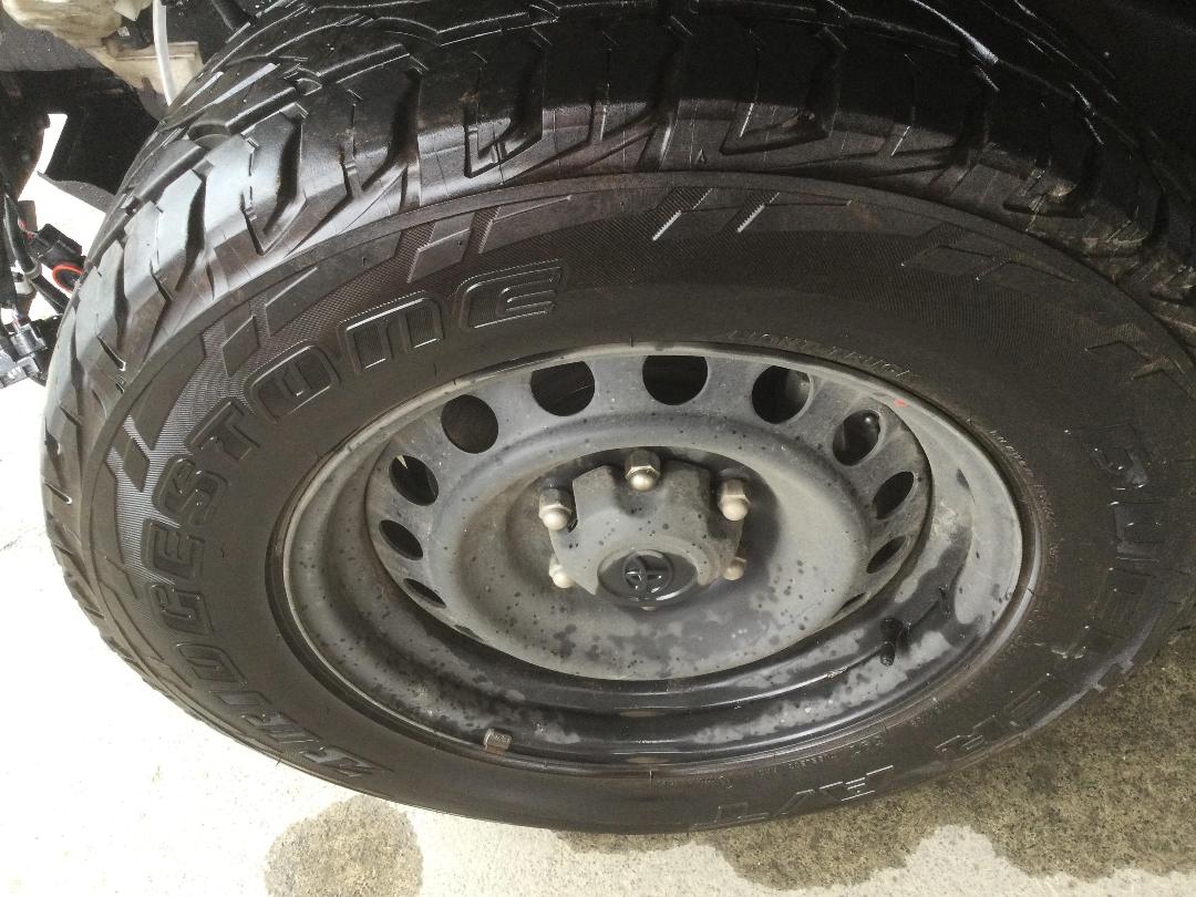 Photo '10' of Toyota Hilux SR TD DC Photo '10' of Toyota Hilux SR TD DC