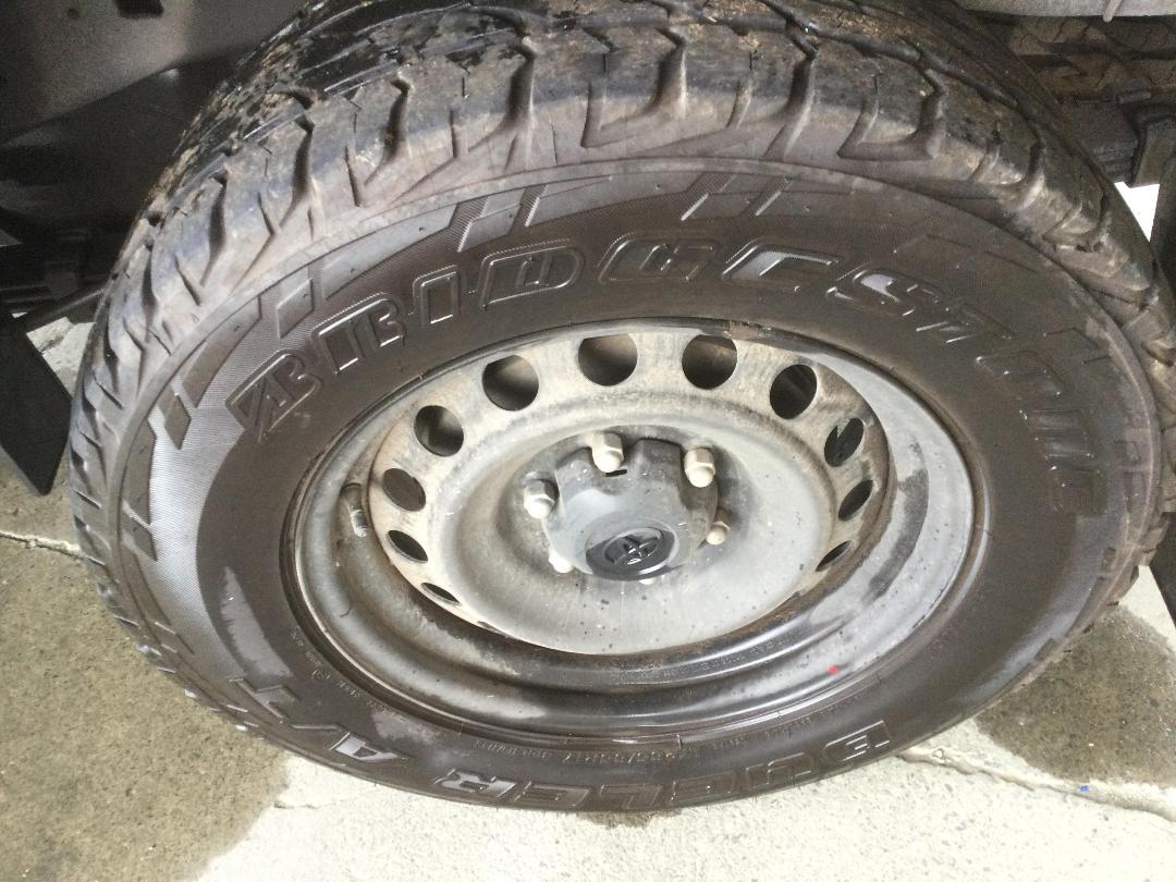 Photo '11' of Toyota Hilux SR TD DC Photo '11' of Toyota Hilux SR TD DC