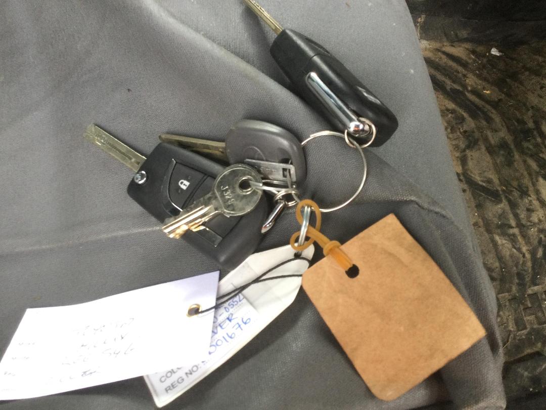 Photo '15' of Toyota Hilux SR TD DC Photo '15' of Toyota Hilux SR TD DC