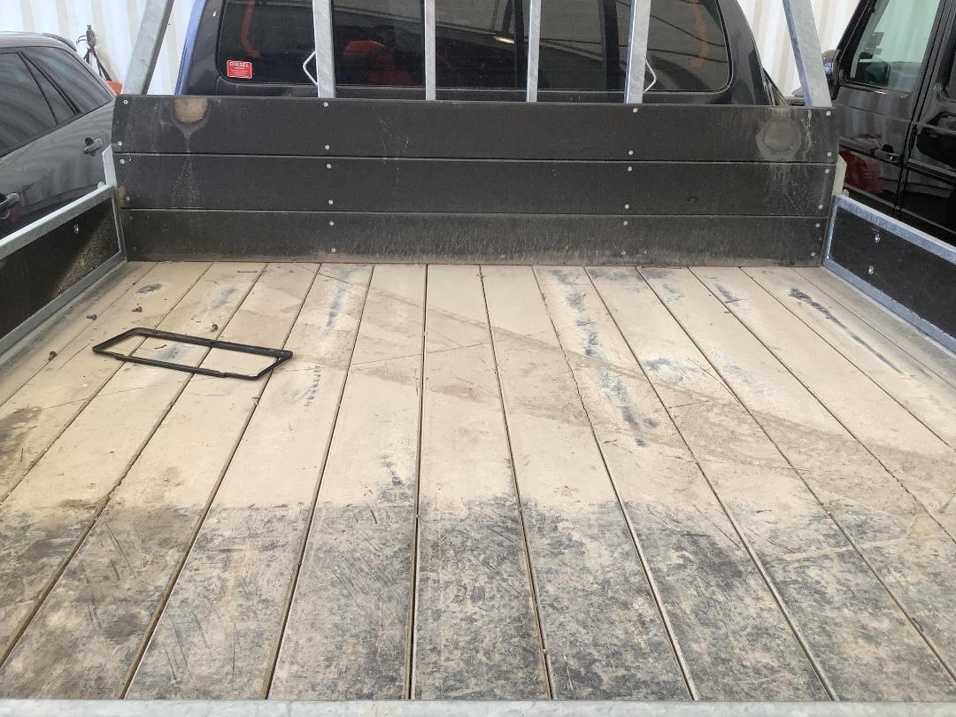 Photo '9' of Toyota Hilux SR TD DC/CC Photo '9' of Toyota Hilux SR TD DC/CC