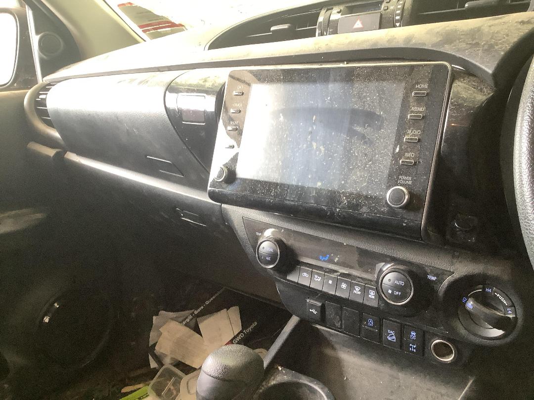 Photo '17' of Toyota Hilux SR TD DC/CC Photo '17' of Toyota Hilux SR TD DC/CC