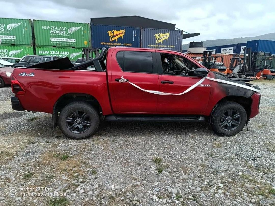 Photo '2' of Toyota Hilux SR5 TD DC Photo '2' of Toyota Hilux SR5 TD DC