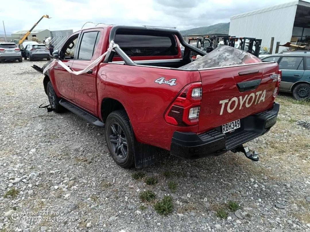 Photo '5' of Toyota Hilux SR5 TD DC Photo '5' of Toyota Hilux SR5 TD DC