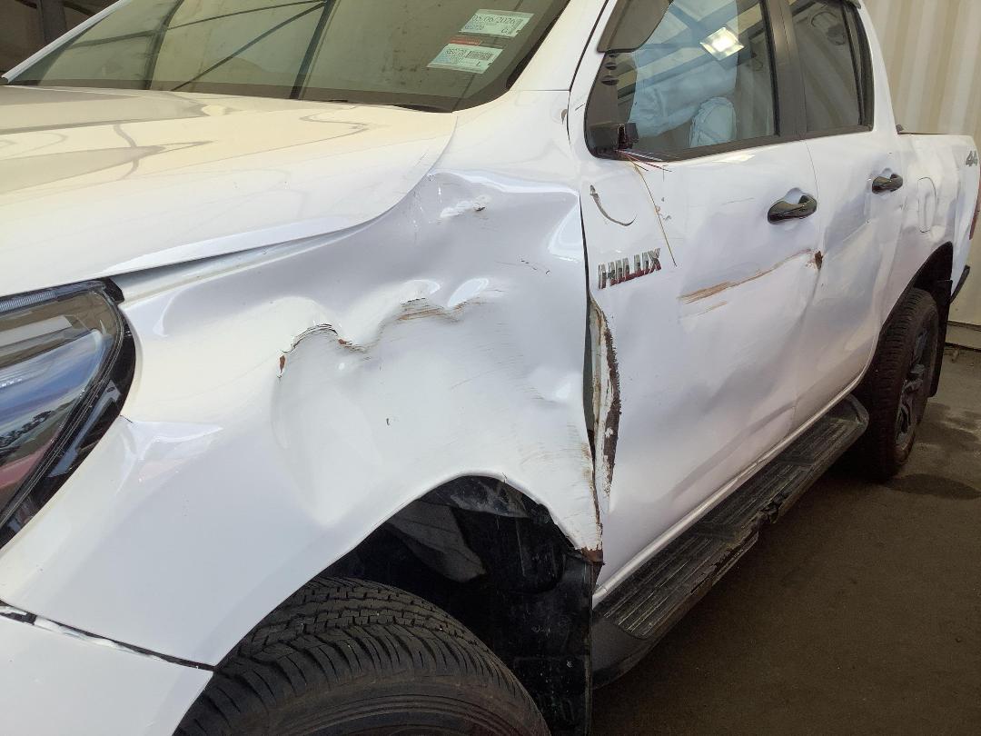 Photo '2' of Toyota Hilux SR5 TD DC