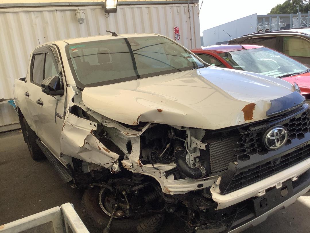 Photo '6' of Toyota Hilux SR5 TD DC