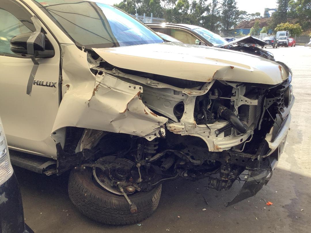 Photo '3' of Toyota Hilux SR5 TD DC