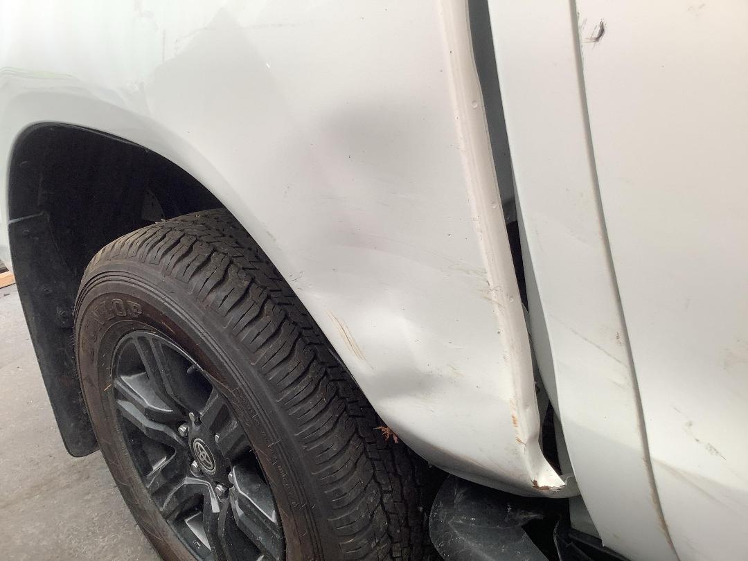 Photo '8' of Toyota Hilux SR5 TD DC