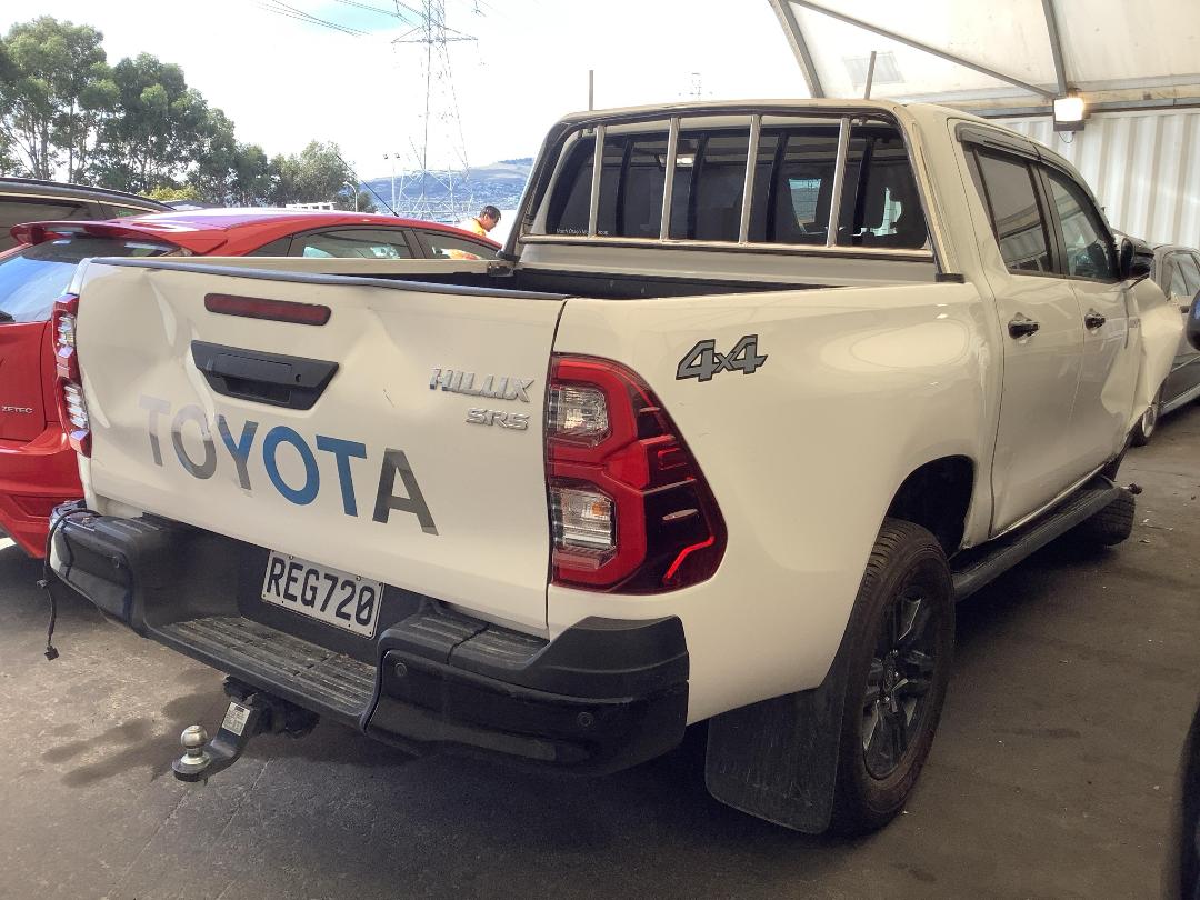 Photo '9' of Toyota Hilux SR5 TD DC