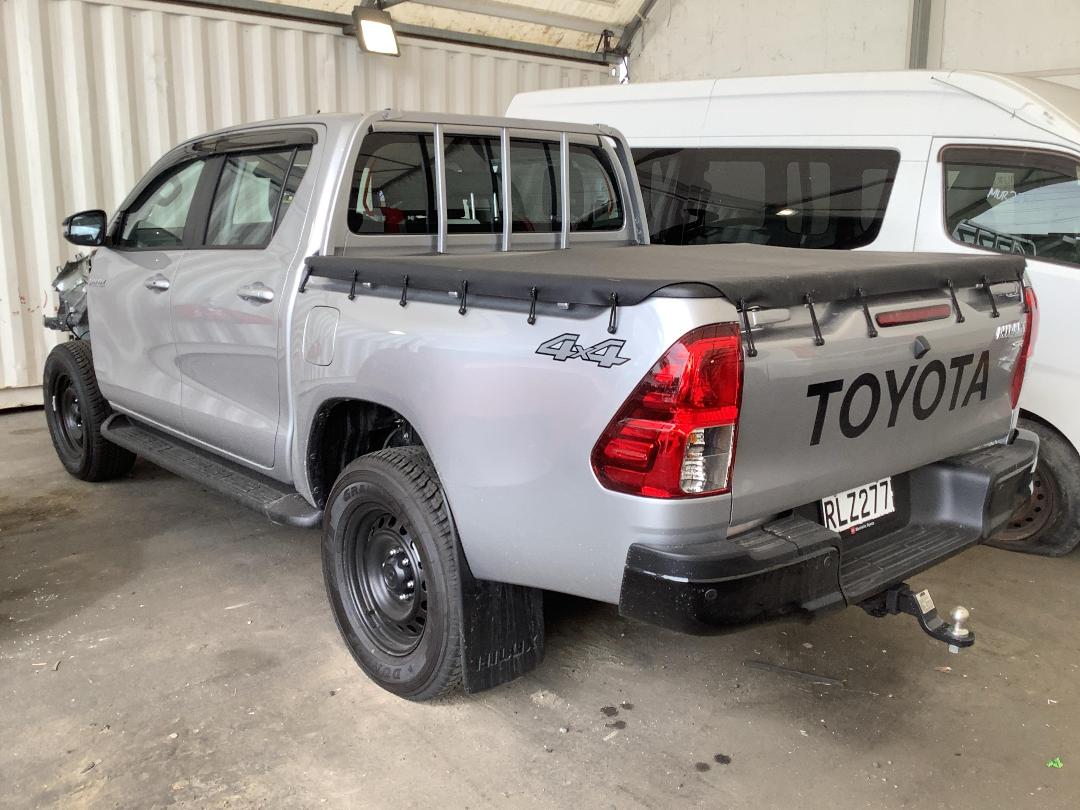 Photo '7' of Toyota Hilux SR TD DC