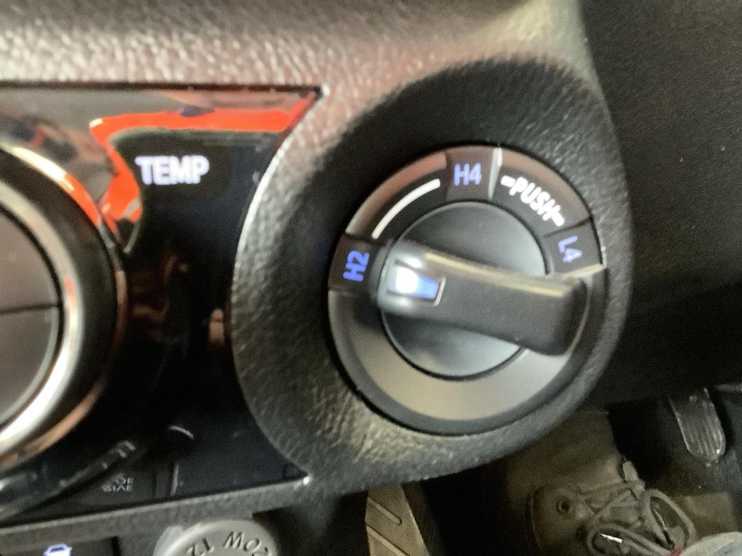 Photo '20' of Toyota Hilux SR TD DC