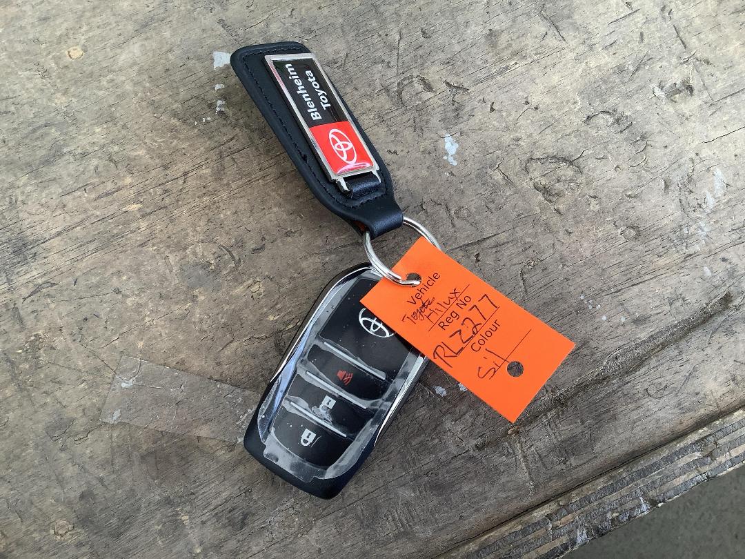 Photo '22' of Toyota Hilux SR TD DC