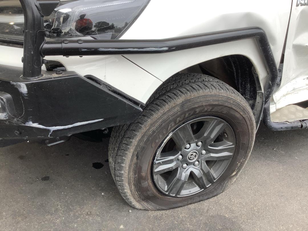 Photo '3' of Toyota Hilux SR5 TD DC Photo '3' of Toyota Hilux SR5 TD DC