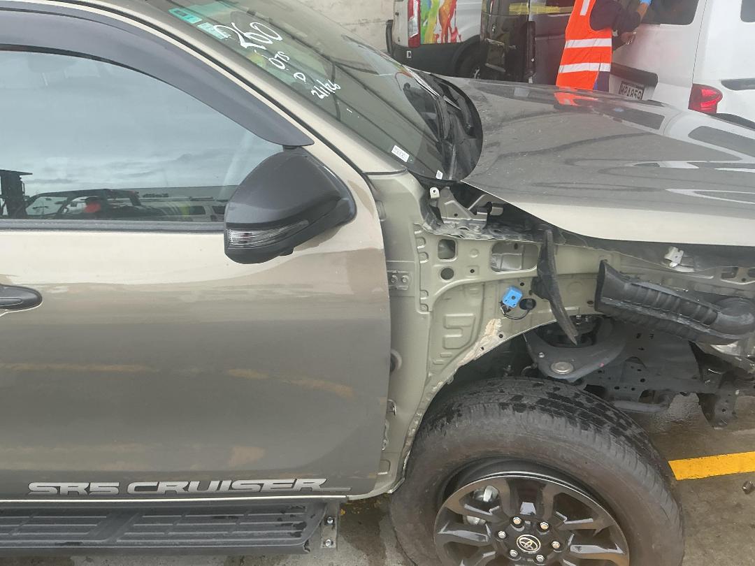 Photo '3' of Toyota Hilux SR5 Cruiser TD DC Photo '3' of Toyota Hilux SR5 Cruiser TD DC