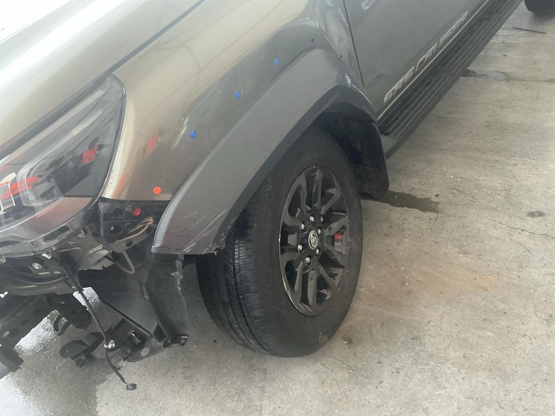 Photo '6' of Toyota Hilux SR5 Cruiser TD DC Photo '6' of Toyota Hilux SR5 Cruiser TD DC