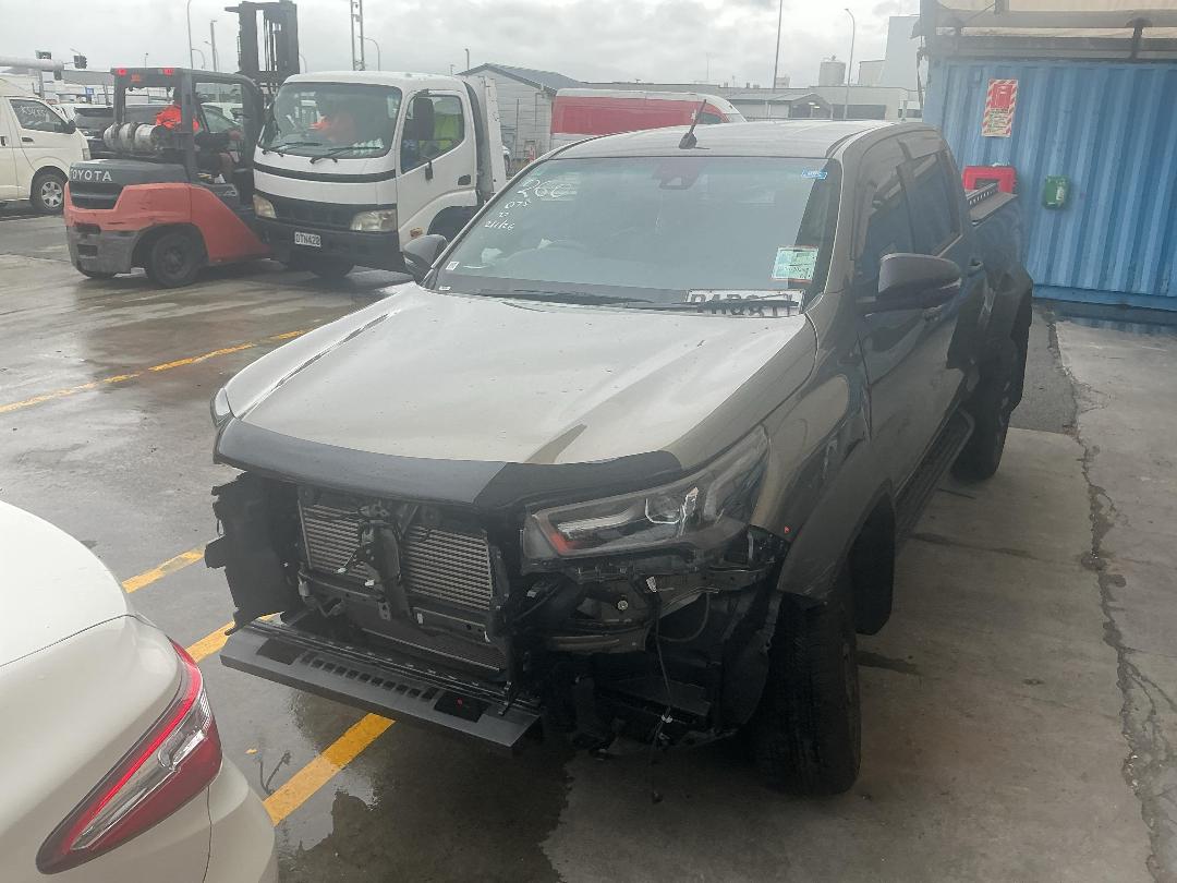 Photo '5' of Toyota Hilux SR5 Cruiser TD DC Photo '5' of Toyota Hilux SR5 Cruiser TD DC