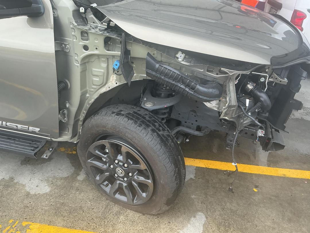 Photo '2' of Toyota Hilux SR5 Cruiser TD DC Photo '2' of Toyota Hilux SR5 Cruiser TD DC