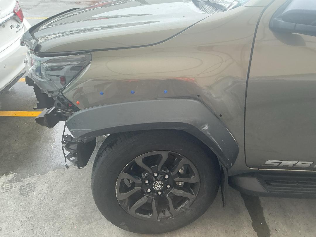 Photo '8' of Toyota Hilux SR5 Cruiser TD DC Photo '8' of Toyota Hilux SR5 Cruiser TD DC