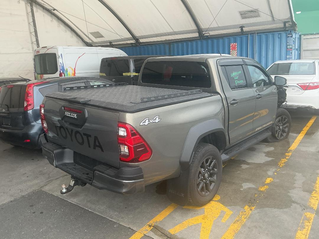 Photo '12' of Toyota Hilux SR5 Cruiser TD DC Photo '12' of Toyota Hilux SR5 Cruiser TD DC