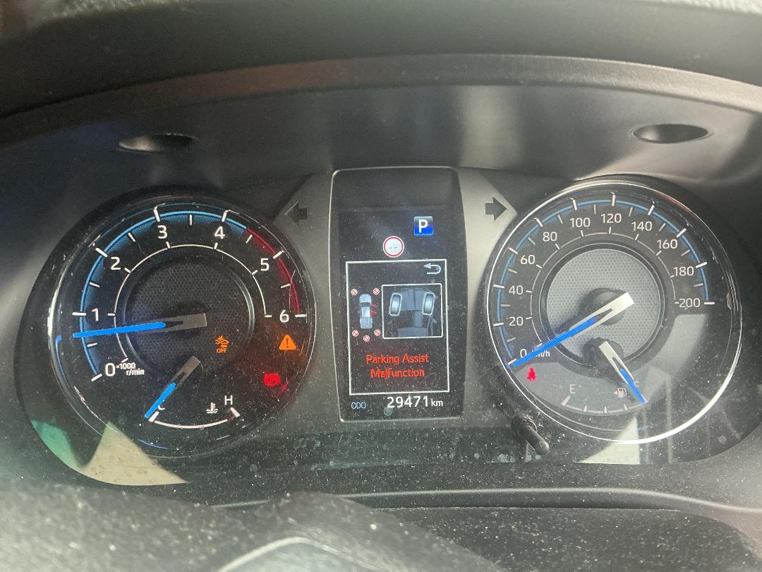 Photo '17' of Toyota Hilux SR5 Cruiser TD DC Photo '17' of Toyota Hilux SR5 Cruiser TD DC