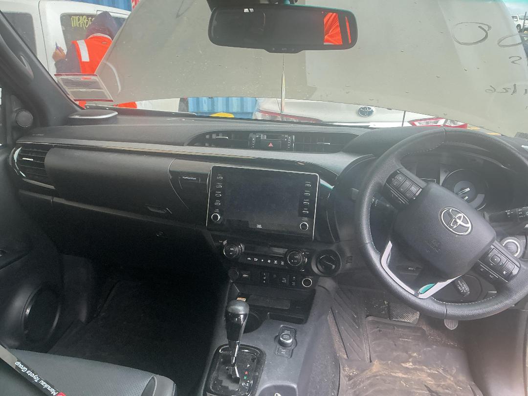 Photo '21' of Toyota Hilux SR5 Cruiser TD DC Photo '21' of Toyota Hilux SR5 Cruiser TD DC