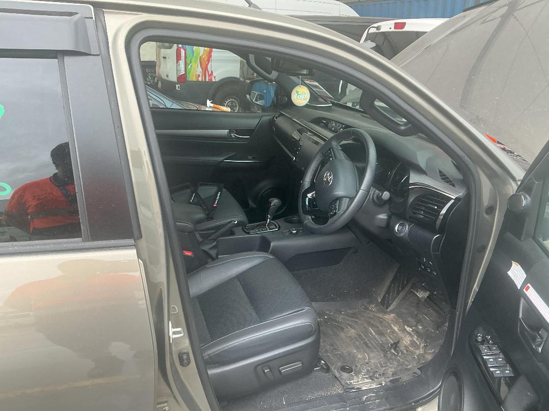 Photo '19' of Toyota Hilux SR5 Cruiser TD DC Photo '19' of Toyota Hilux SR5 Cruiser TD DC