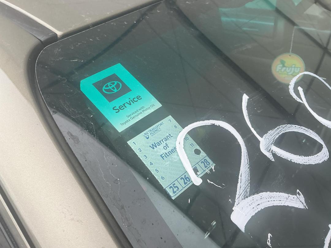 Photo '23' of Toyota Hilux SR5 Cruiser TD DC Photo '23' of Toyota Hilux SR5 Cruiser TD DC