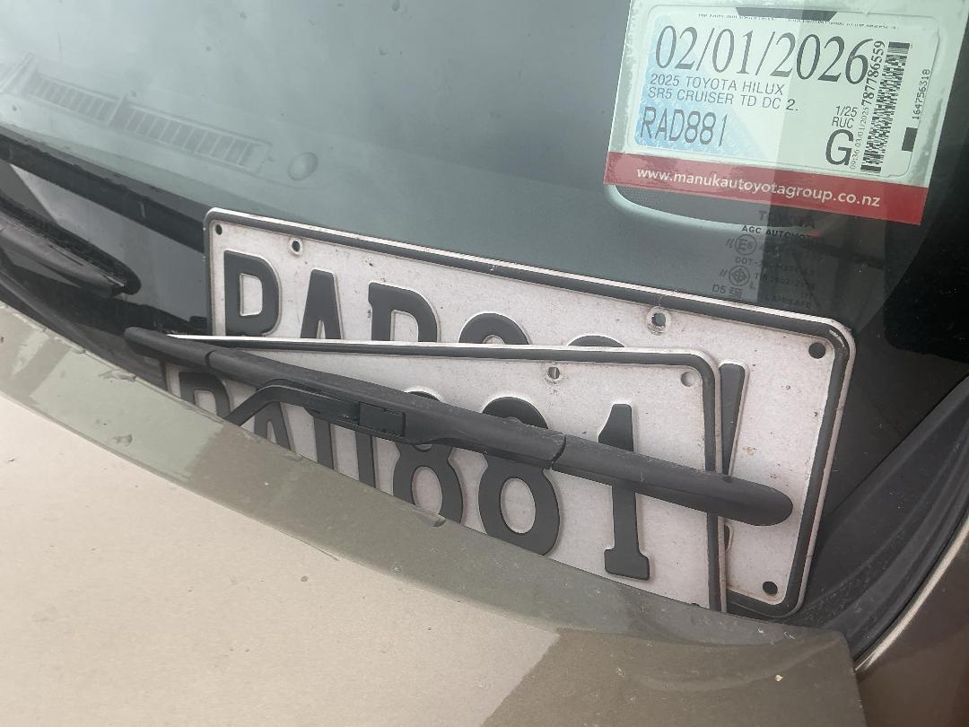 Photo '24' of Toyota Hilux SR5 Cruiser TD DC Photo '24' of Toyota Hilux SR5 Cruiser TD DC