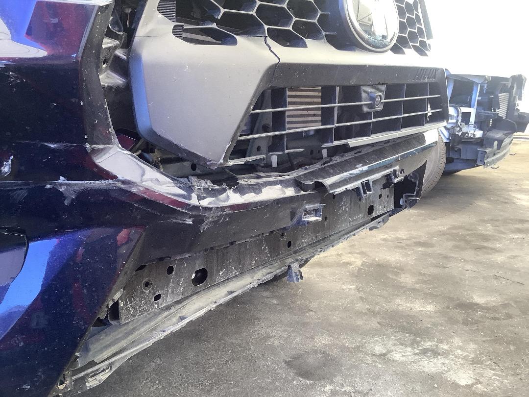 Photo '3' of Toyota Hilux SR5 TD DC