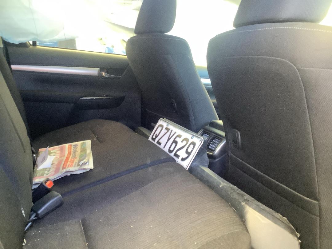 Photo '11' of Toyota Hilux SR5 TD DC