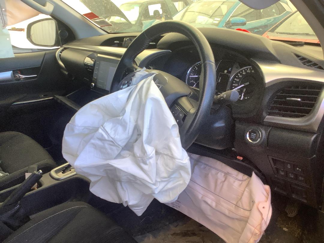 Photo '14' of Toyota Hilux SR5 TD DC